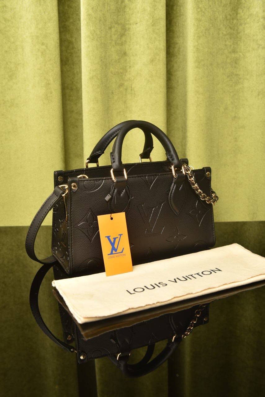 LVS- OnTheGo East West Chain Monogram