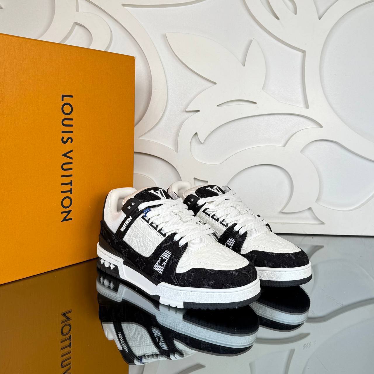 LVS- Shoes