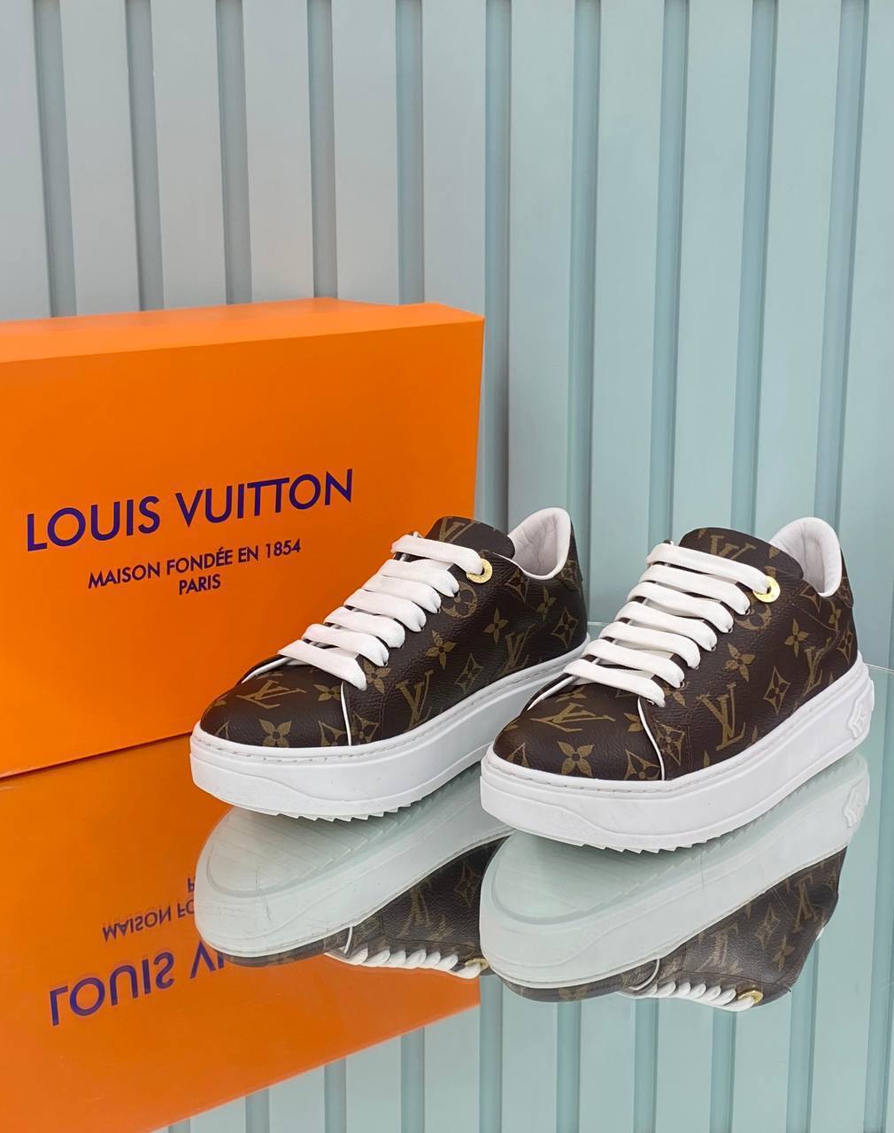 LVS- Shoes