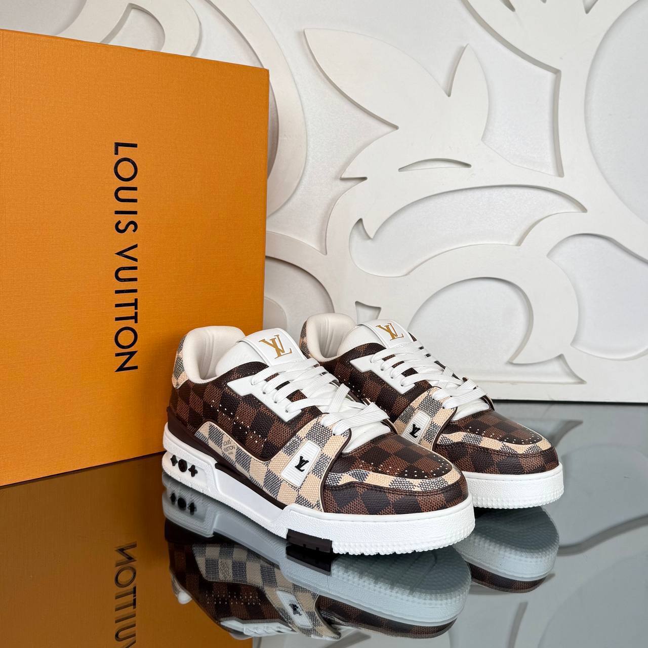 LVS- Shoes