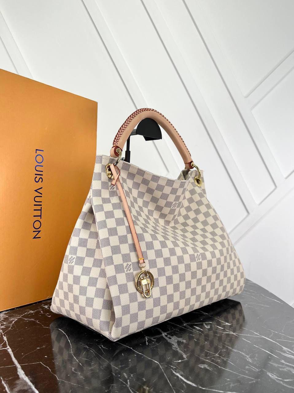 LVS- Artsy MM Bag