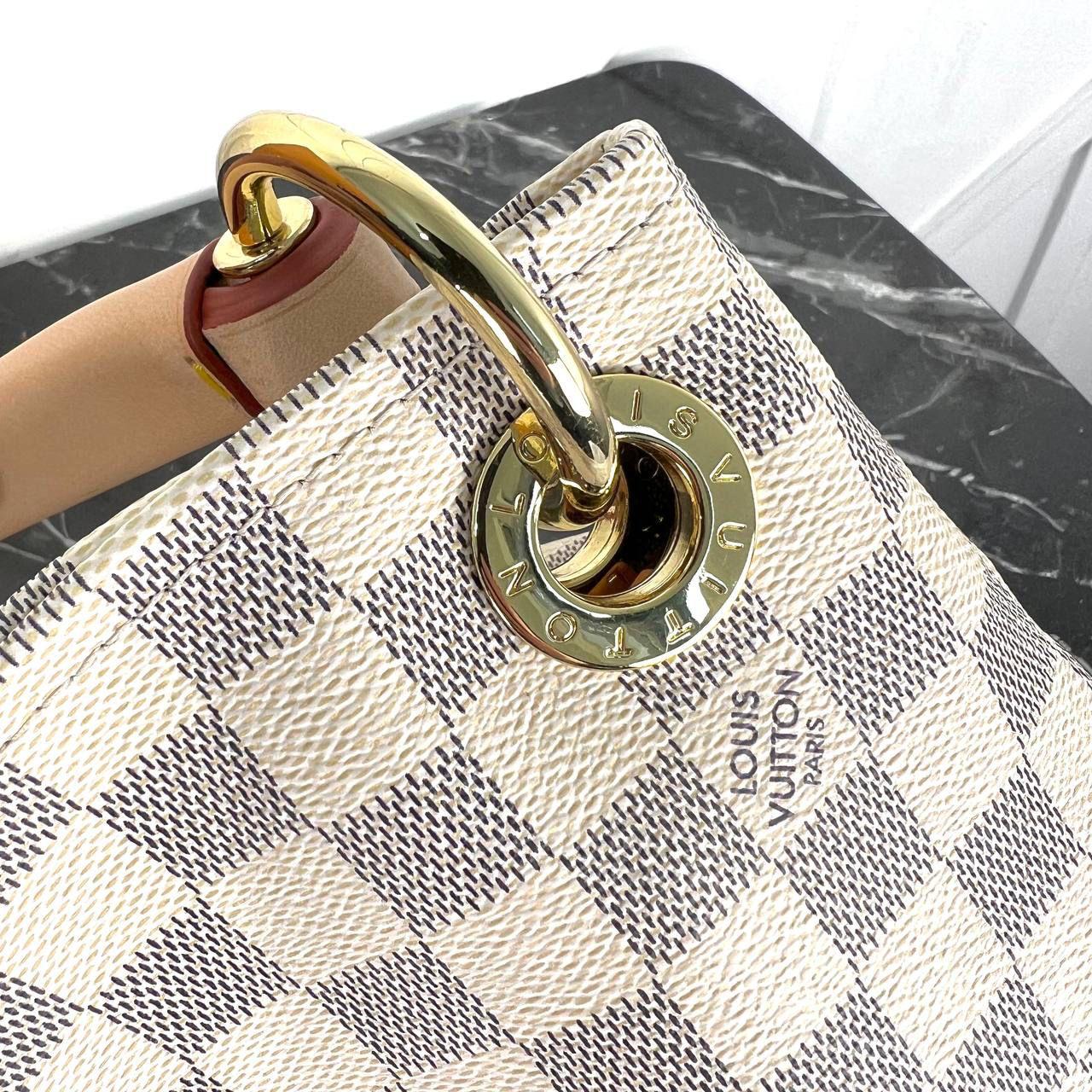 LVS- Artsy MM Bag