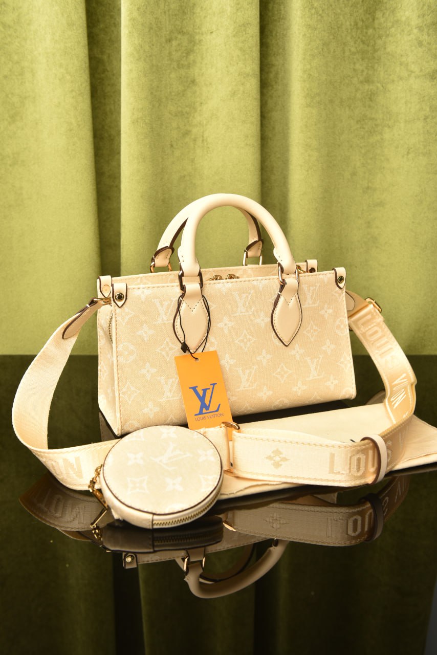 LVS- OnTheGo East West Chain Monogram