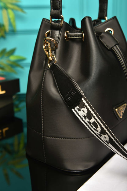 Vitello Daino Bucket  Bag