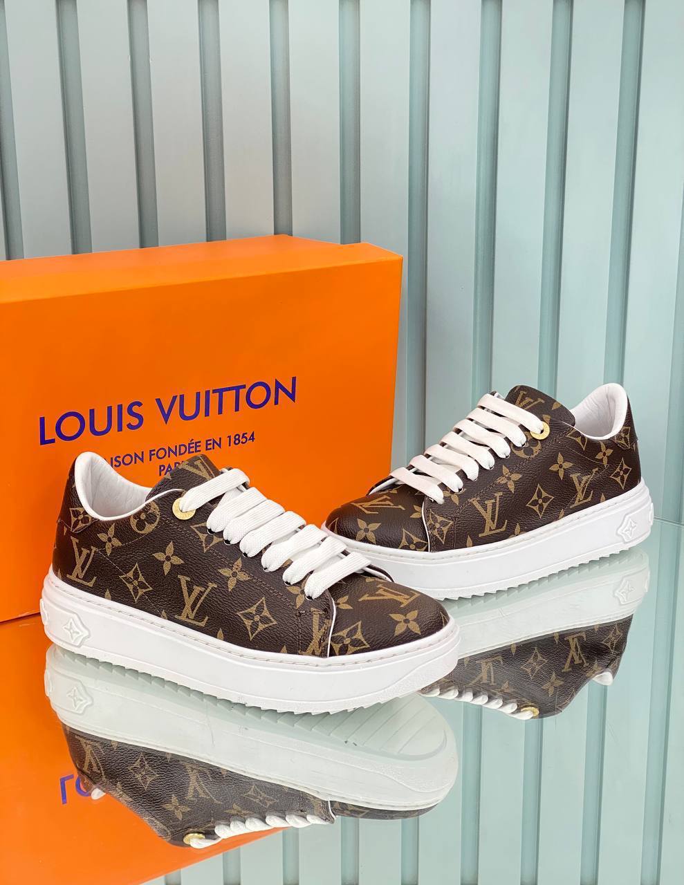 LVS- Shoes