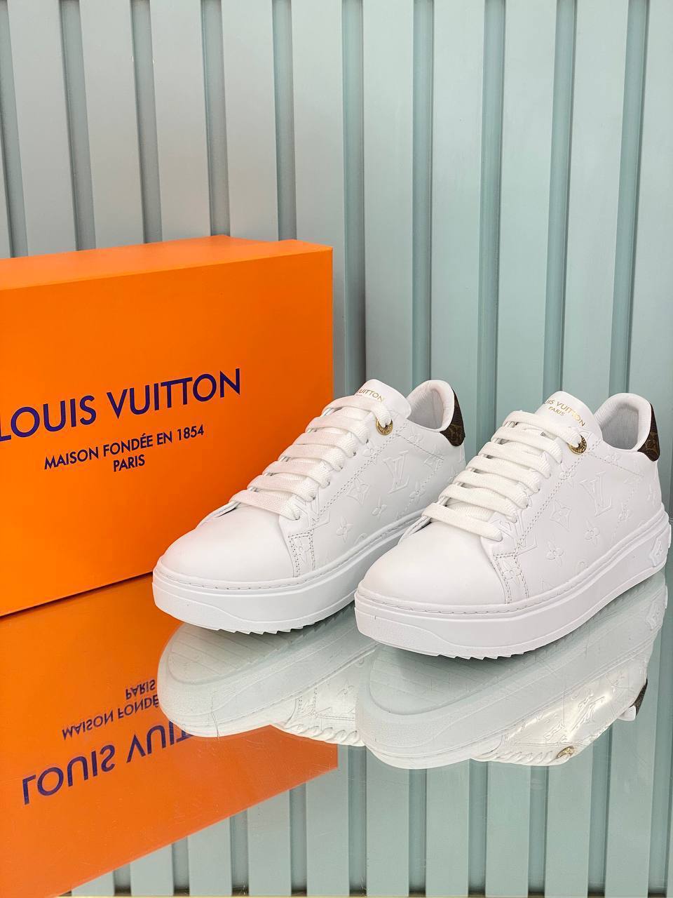 LVS- Shoes
