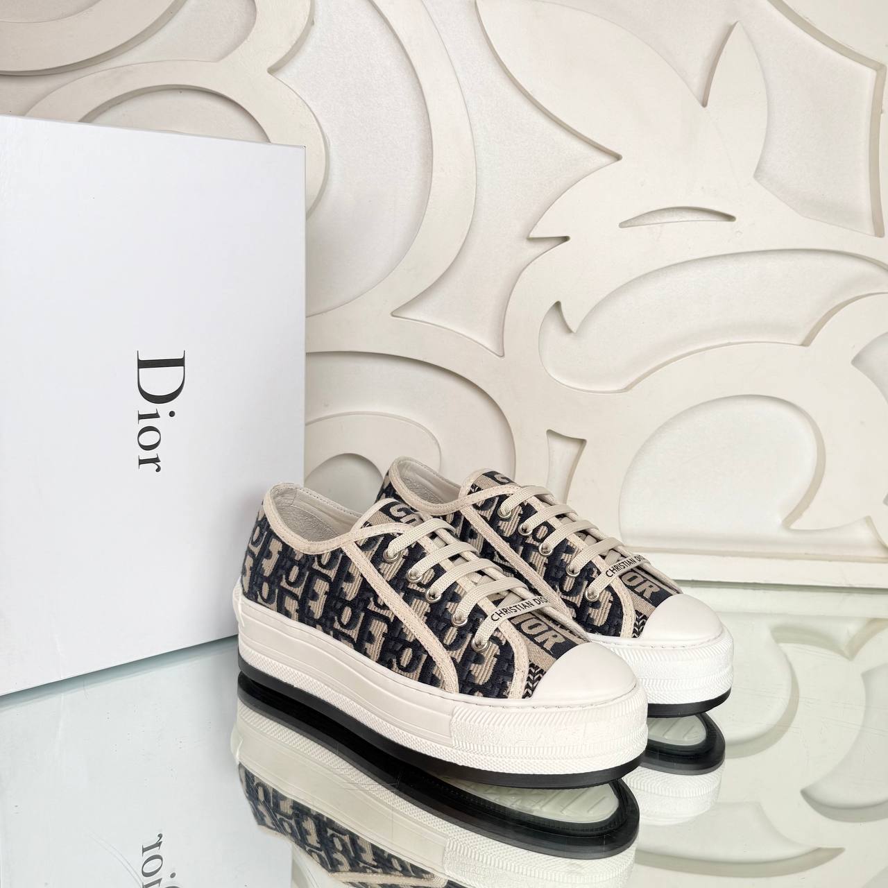 CD- Sneakers