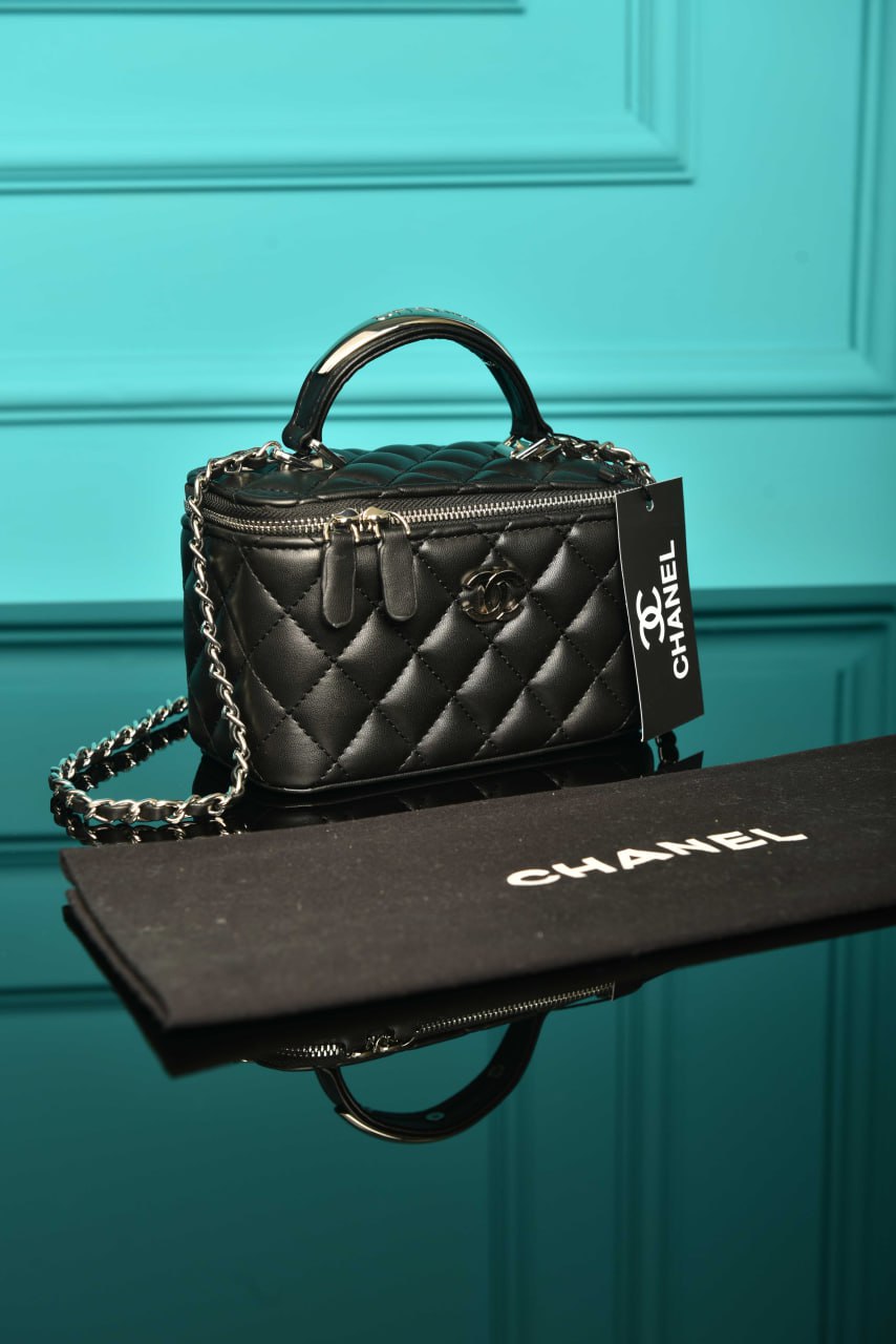 CHL- Quilted Lambskin Vanity Case Bag