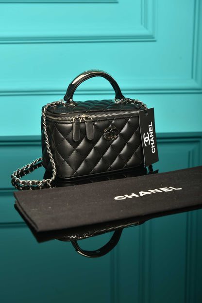 CHL- Quilted Lambskin Vanity Case Bag