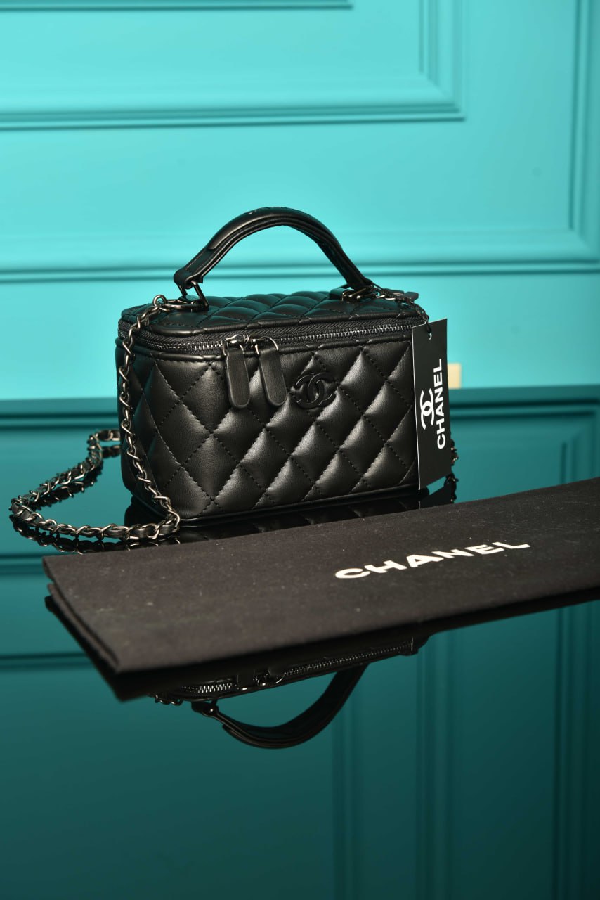 CHL- Quilted Lambskin Vanity Case Bag