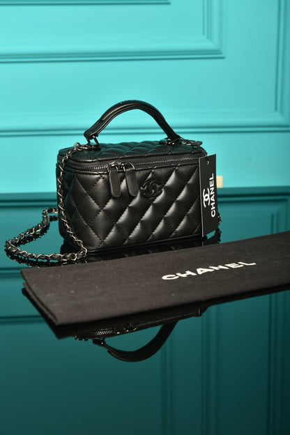 CHL- Quilted Lambskin Vanity Case Bag