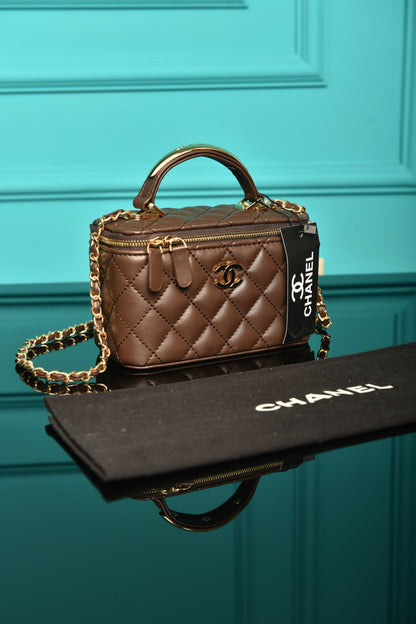 CHL- Quilted Lambskin Vanity Case Bag