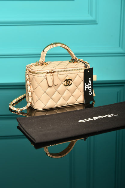 CHL- Quilted Lambskin Vanity Case Bag