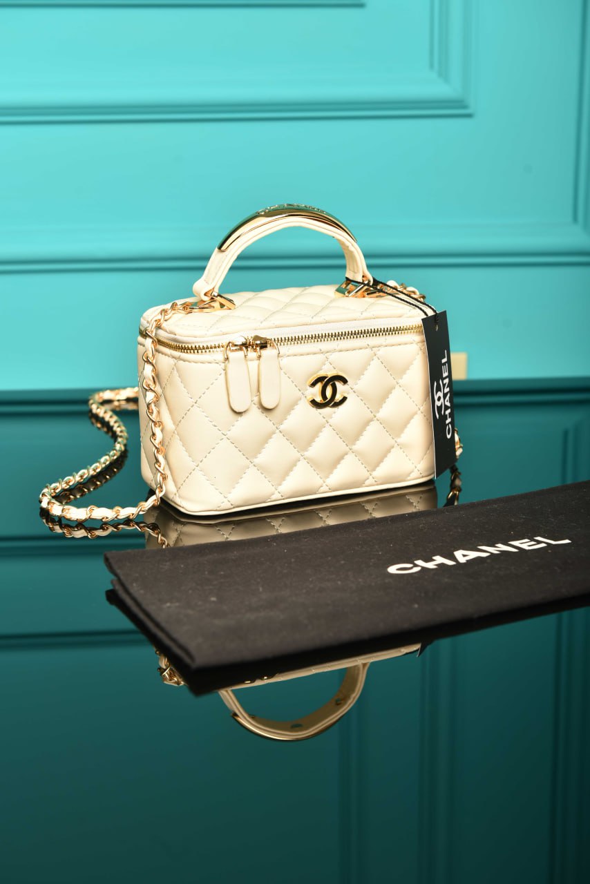 CHL- Quilted Lambskin Vanity Case Bag