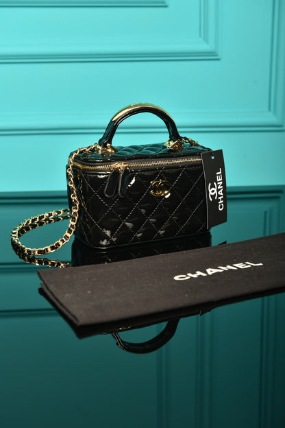 CHL- Quilted Lambskin Vanity Case Bag