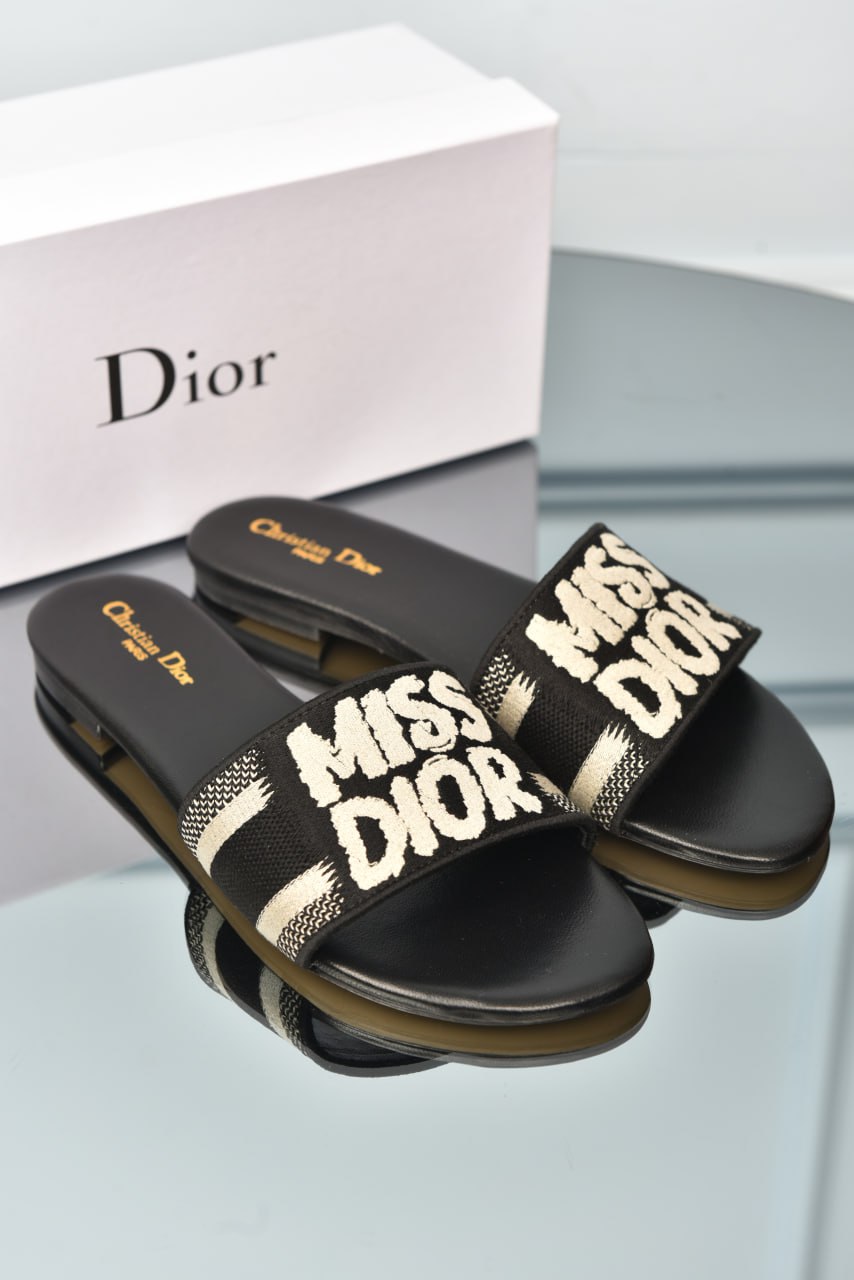 CD- Slippers