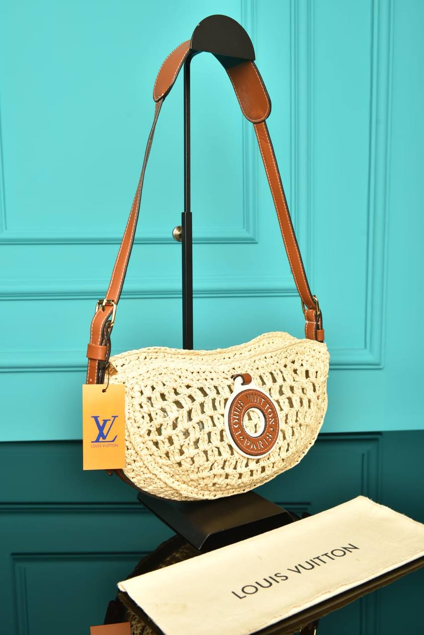 LVS-  Icare in Raffia