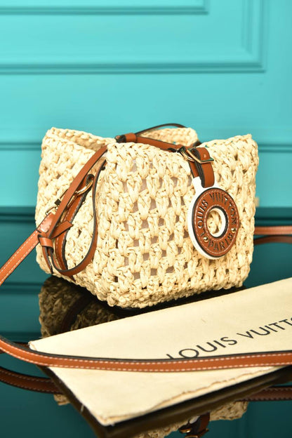 LVS- Noe Purse