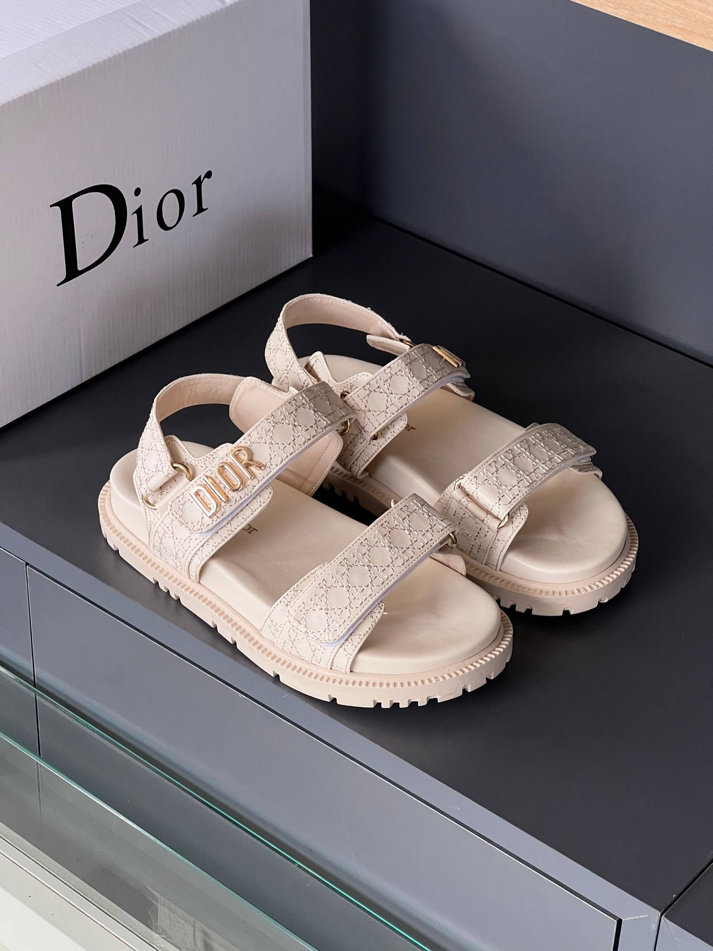CD- Slippers