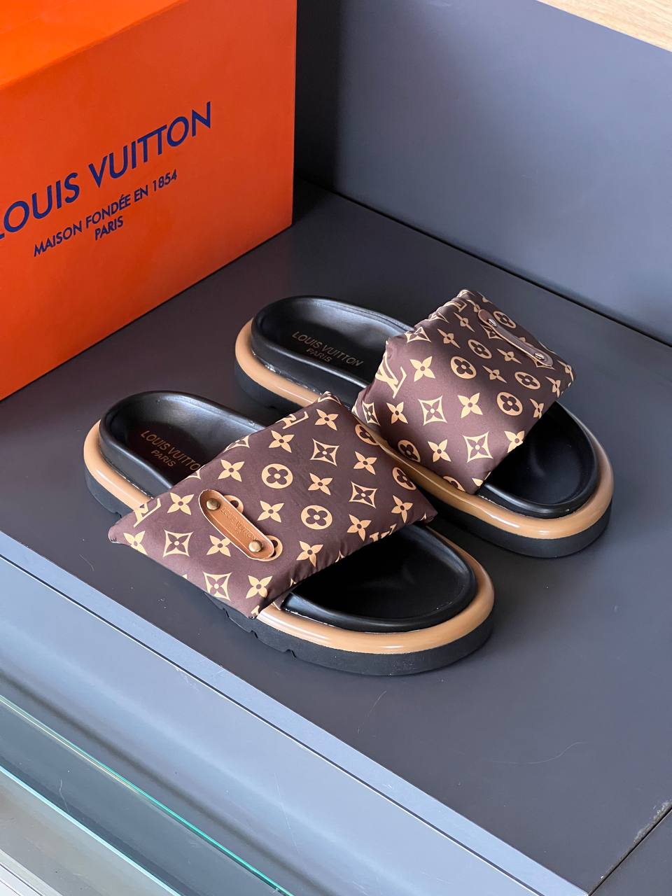 LVS- Slippers