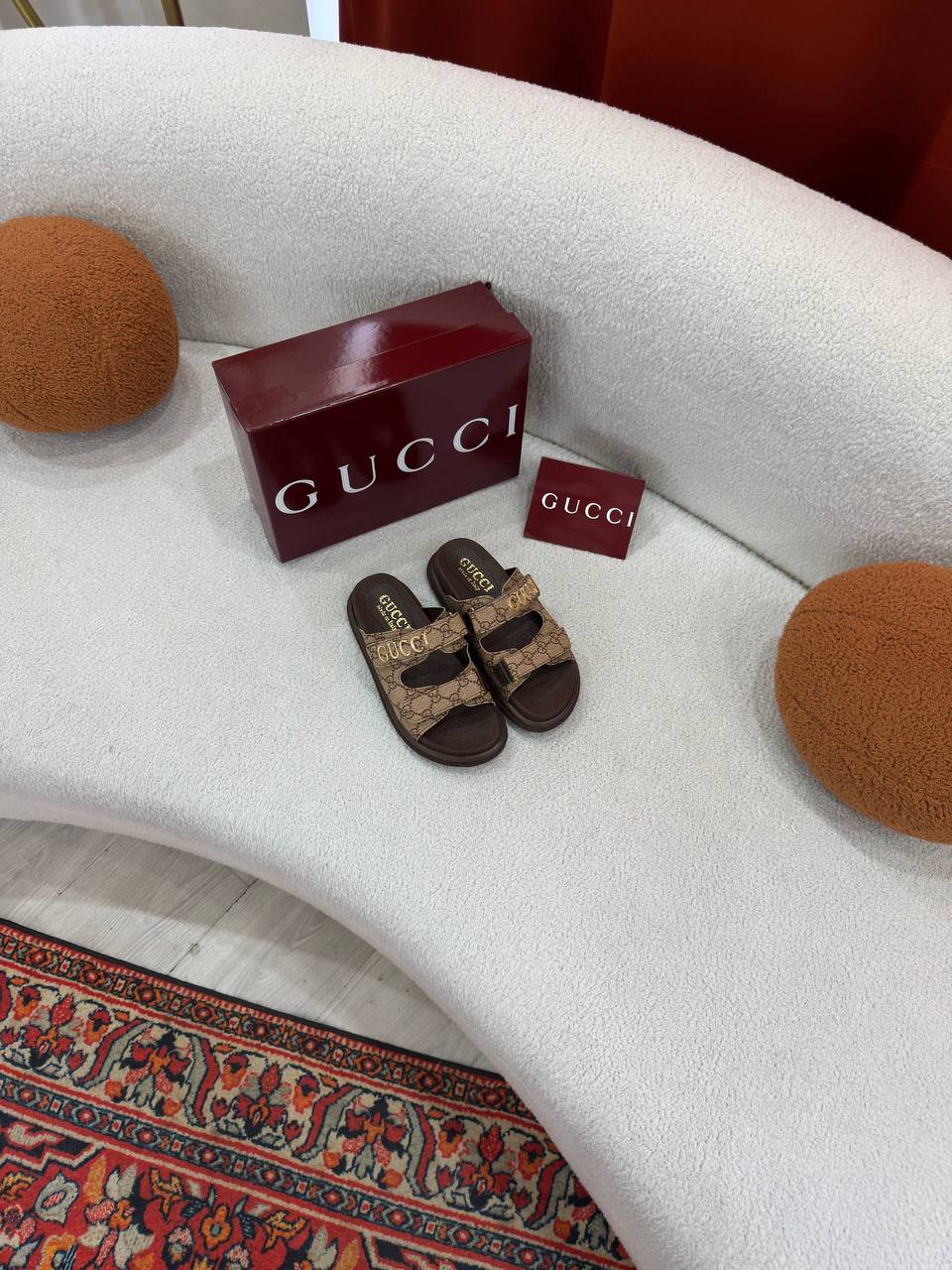 GG- Slippers